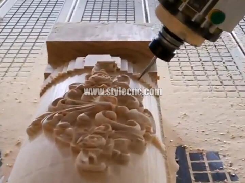 帶自動換刀裝置的四軸自動換刀數控雕刻機 帶自動換刀裝置的四軸自動換刀數控雕刻機