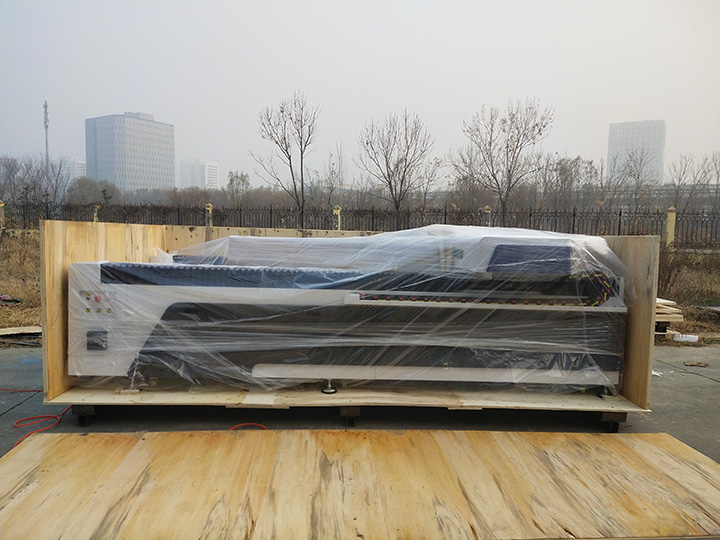 適用于木材和金屬的混合數(shù)控激光切割雕刻機(jī)