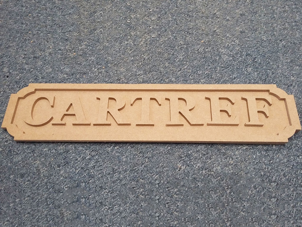 數控雕刻機雕刻 MDF 標牌項目