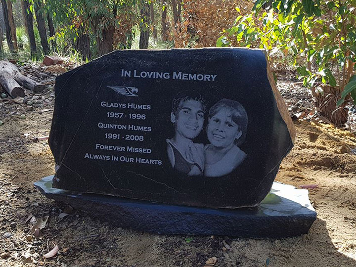 用于墓碑、紀(jì)念石、墓碑項(xiàng)目的石材數(shù)控機(jī)床