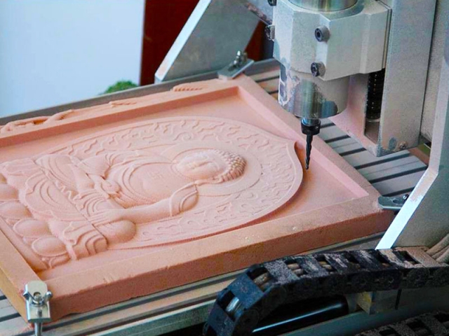 夏季如何保養(yǎng)數(shù)控木工雕刻機(jī)？