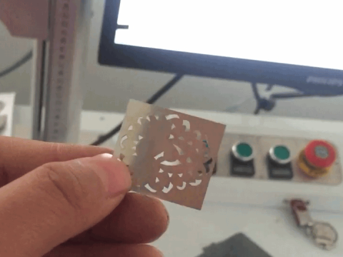 30W 光纖激光打標機 0.5mm 長條切割 30W 光纖激光打標機 0.5mm 長條切割