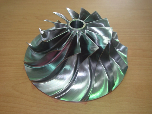 用于鋁模具制造的小型五軸數控機床 用于鋁模具制造的小型五軸數控機床