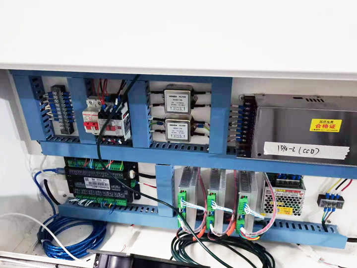 WIFI接收器 CCD 激光橡膠密封件切割機(jī) WIFI接收器 CCD 激光橡膠密封件切割機(jī)