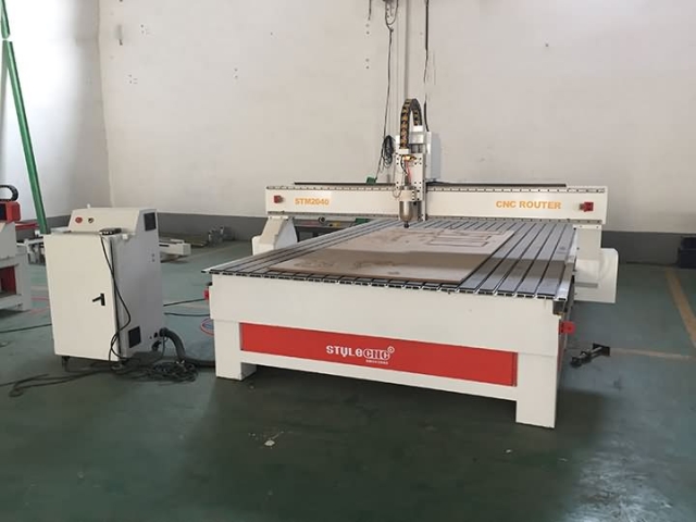 工業木材數控銑床 STM2040年在比利時