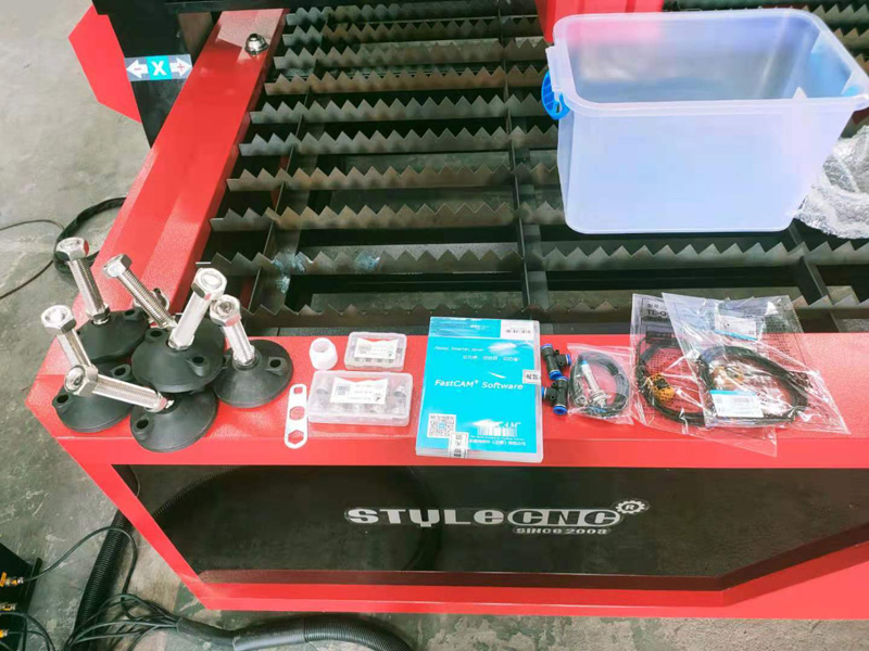 數(shù)控等離子切割工作臺機器輸送工具箱