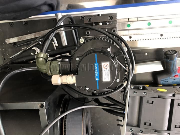 安川伺服電機(jī) 安川伺服電機(jī)