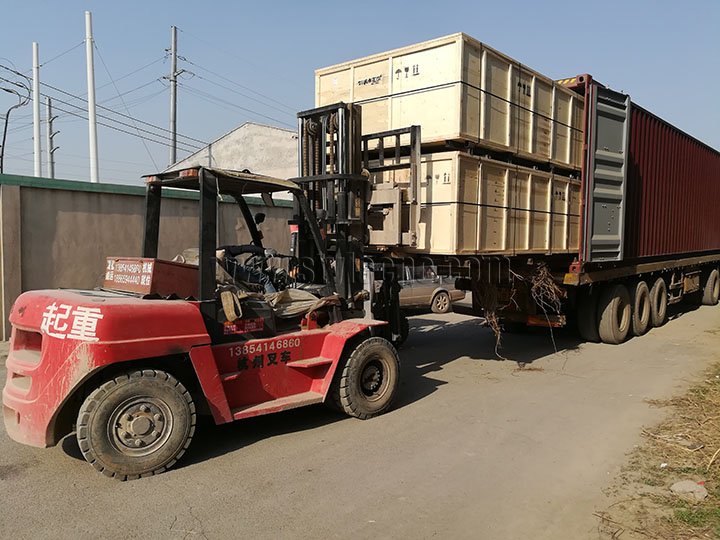 4 臺配備 3 個主軸的多任務數控雕刻機已準備好運往英國 4 臺配備 3 個主軸的多任務數控雕刻機已準備好運往英國