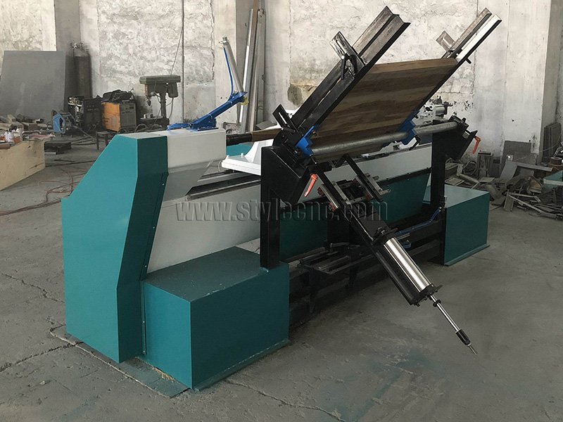 自進料數控木工車床