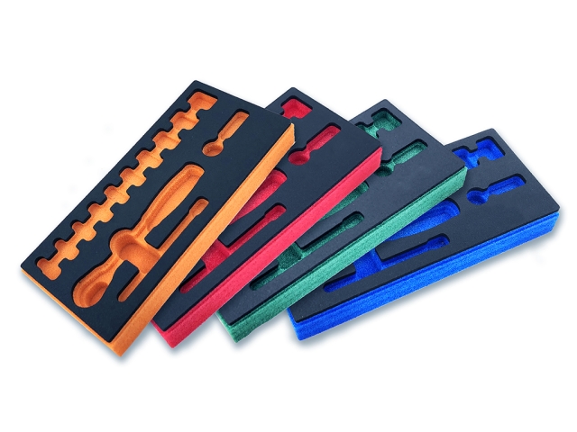 EVA 泡沫托盤振動刀切割機(jī) EVA 泡沫托盤振動刀切割機(jī)