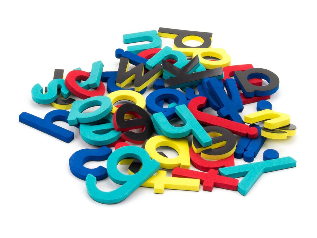 激光切割 EVA 泡沫字母