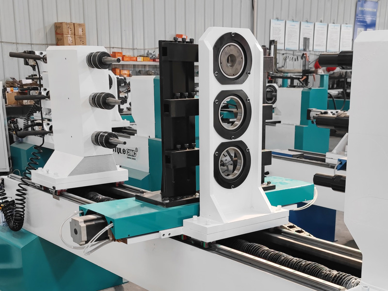 用于仿形車削的多軸數控木工車床